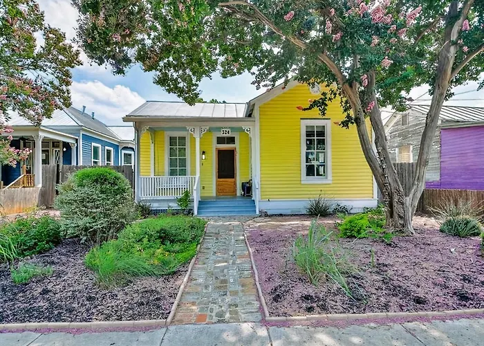 Downtown Historic 2Bdrm, Walk To Riverwalk, Alamo; Beautifully Renovated!