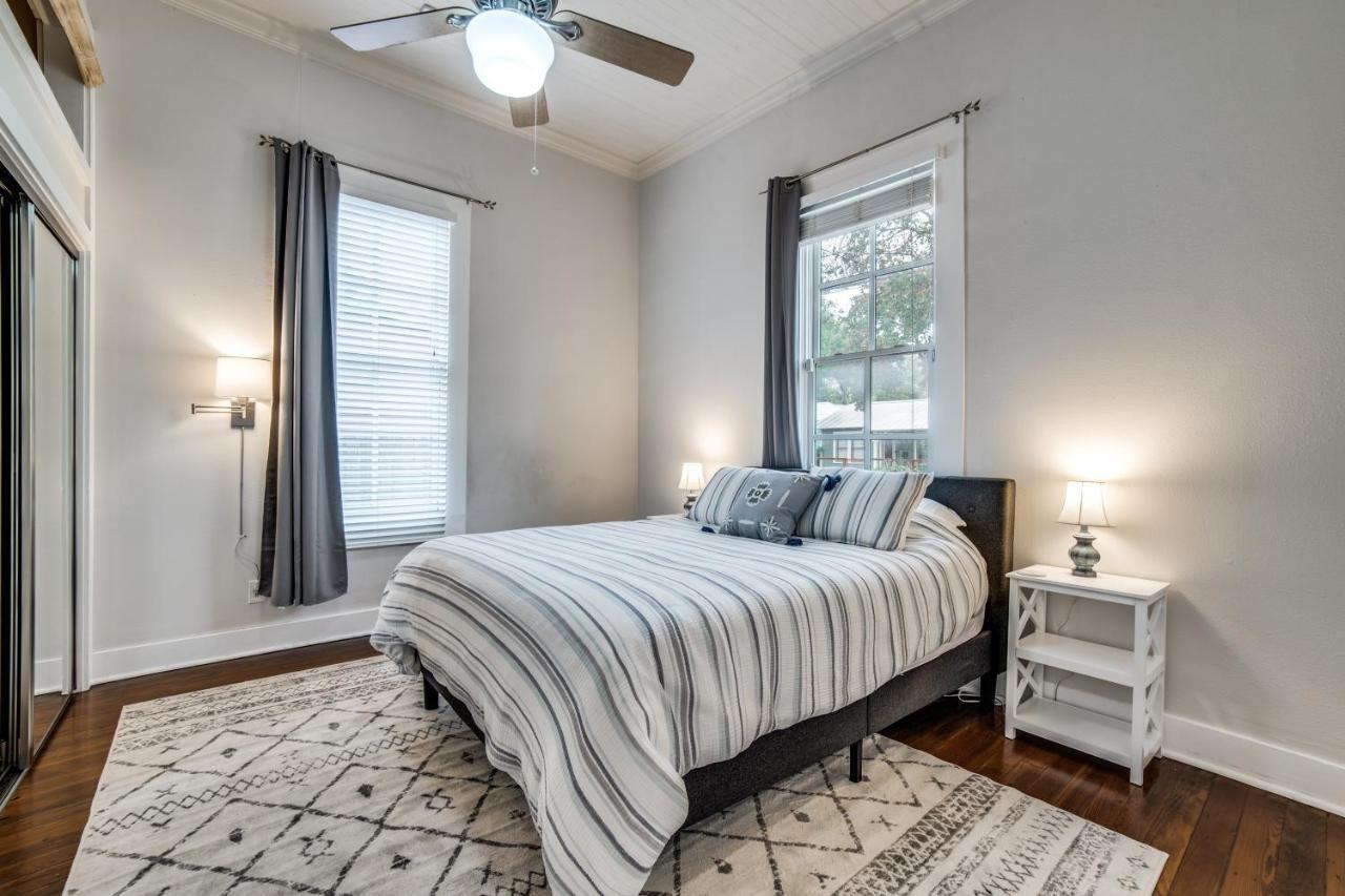 Downtown Historic 2bdrm, Walk To Riverwalk, Alamo; Beautifully Renovated! Casa vacanze