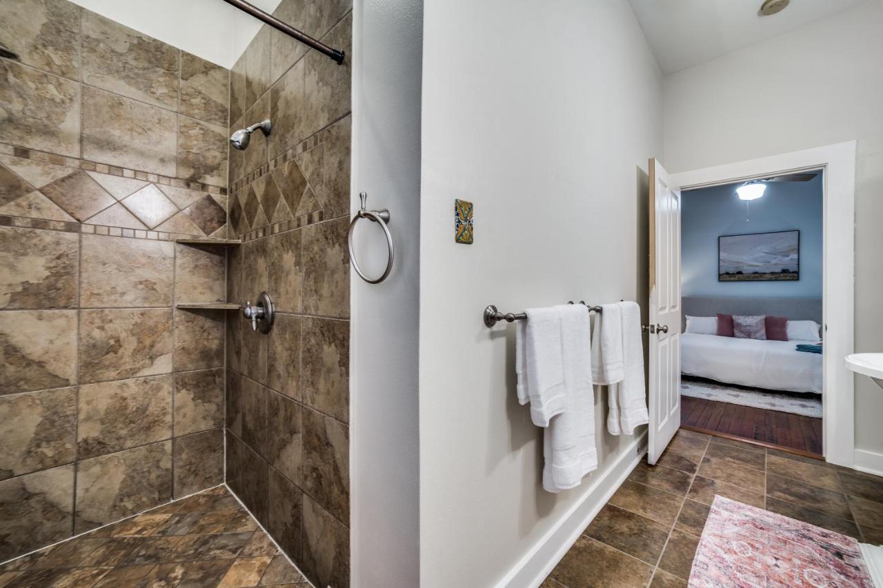 Downtown Historic 2bdrm, Walk To Riverwalk, Alamo; Beautifully Renovated! Casa vacanze *